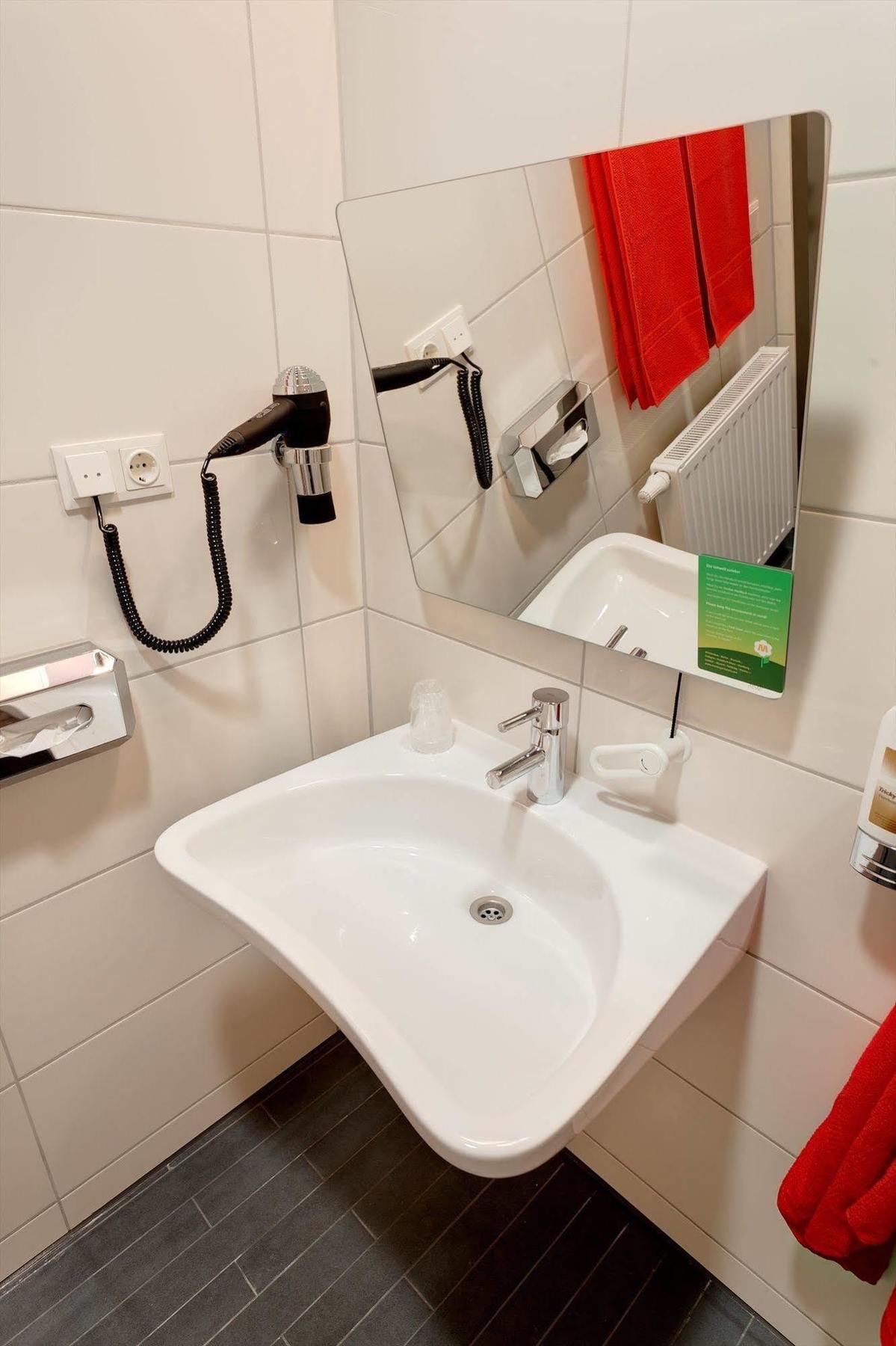 Hotel Meininger Downtown Sissi Wien